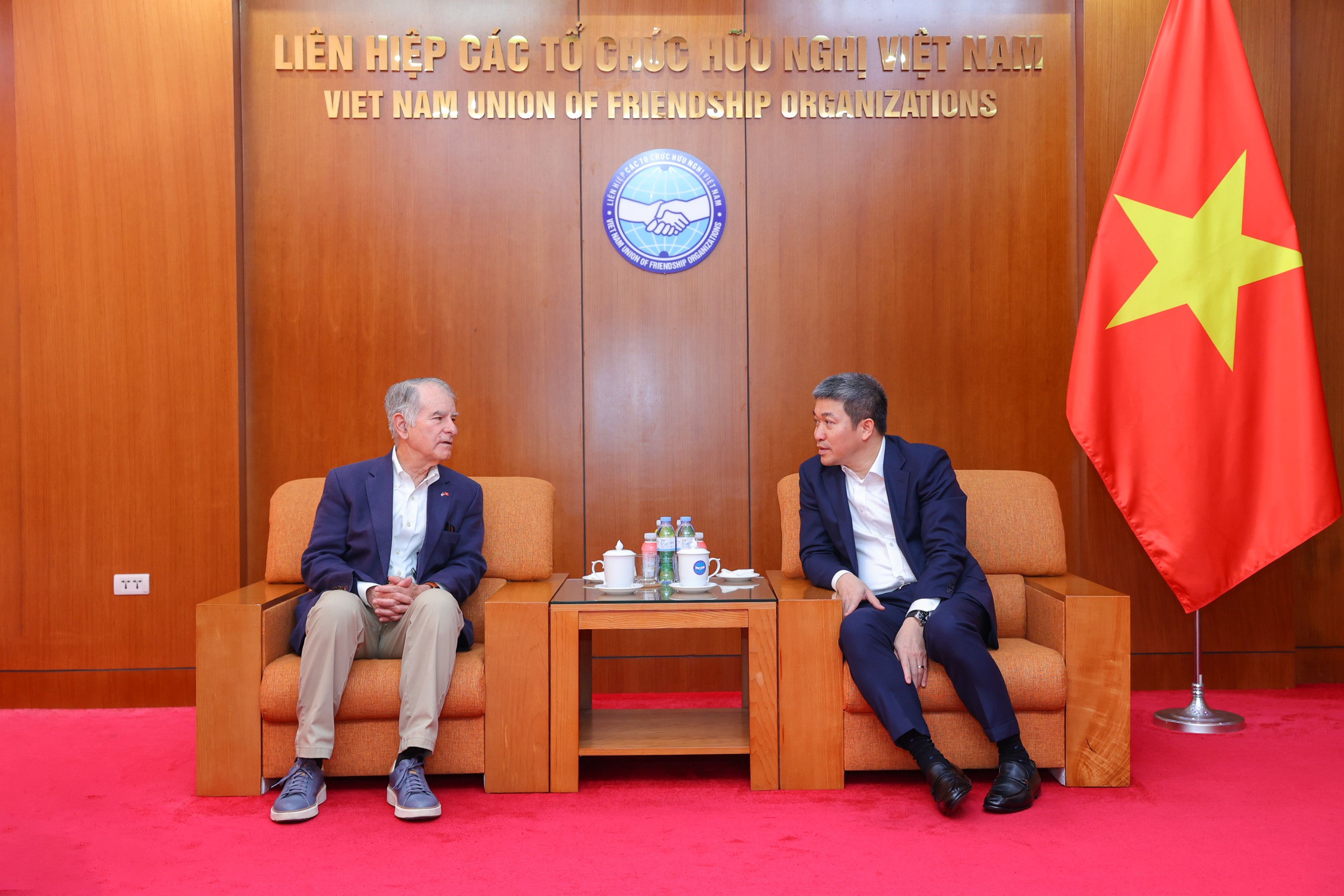 Friends of Project RENEW đồng hành cùng Việt Nam khắc phục hậu quả chiến tranh