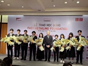 9 Vietnamese Students Receive Full Scholarships from Fast Retailing Foundation in Japan