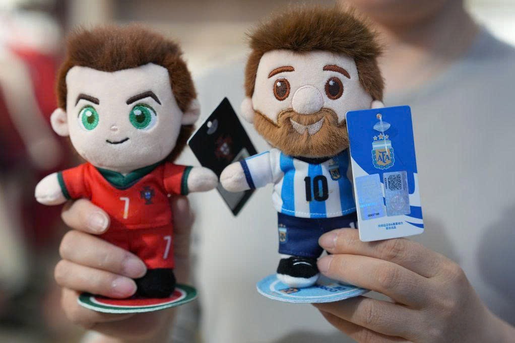 Thiết kế tạo lợi thế, hàng hóa World Cup của Nghĩa Ô (Trung Quốc) bùng nổ đơn hàng