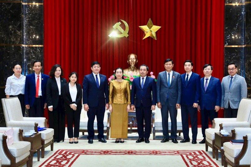hợp tác trên các lĩnh vực kinh tế, đầu tư, giáo dục, du lịch và giao lưu nhân dân. (Ảnh: T.L)