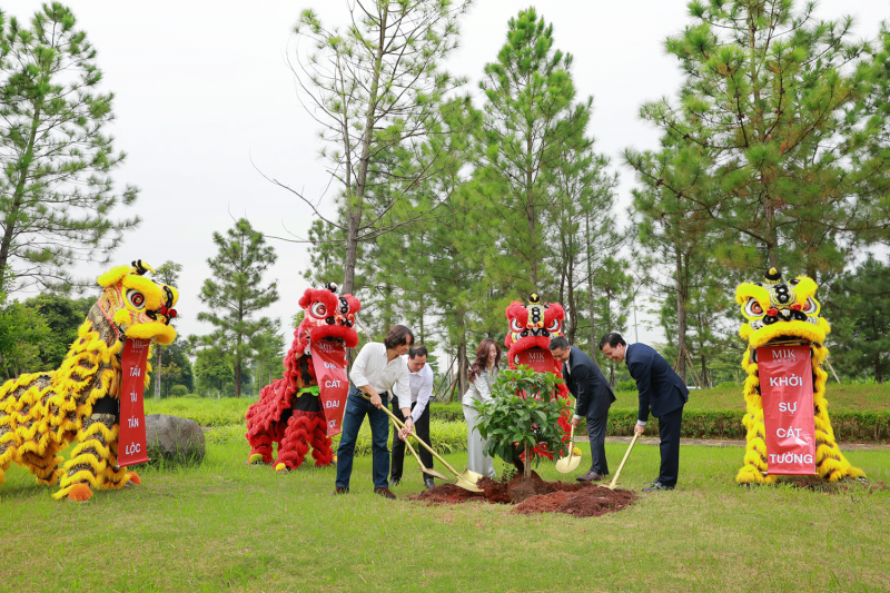 Nghi thức trồng cây đánh dấu bước khởi đầu cho hành trình kiến tạo khu đô thị Forestia Park