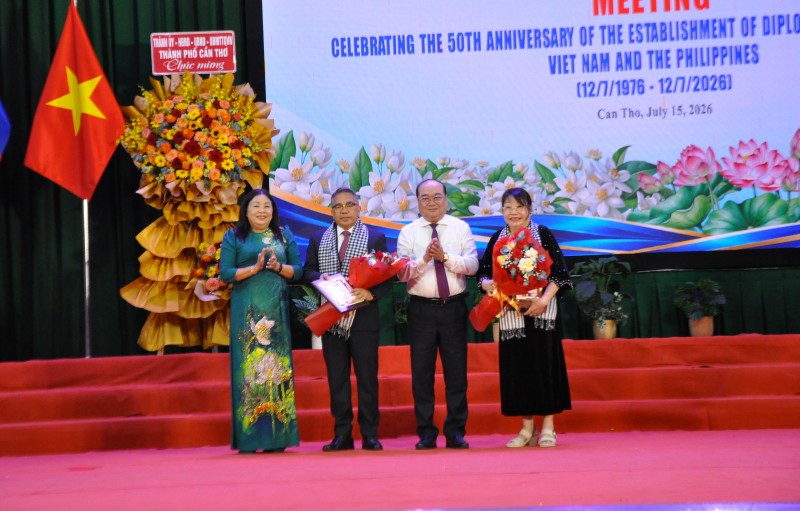 Cần Thơ họp mặt kỷ niệm 50 năm thiết lập quan hệ ngoại giao Việt Nam - Philippines Cần Thơ họp mặt kỷ niệm 50 năm thiết lập quan hệ ngoại giao Việt Nam - Philippines