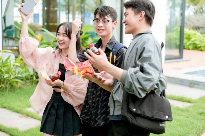Chỉ mất 1–2 phút, nhưng khoảnh khắc chờ kết quả ngay trên điện thoại lại tạo cảm giác hồi hộp rõ rệt.