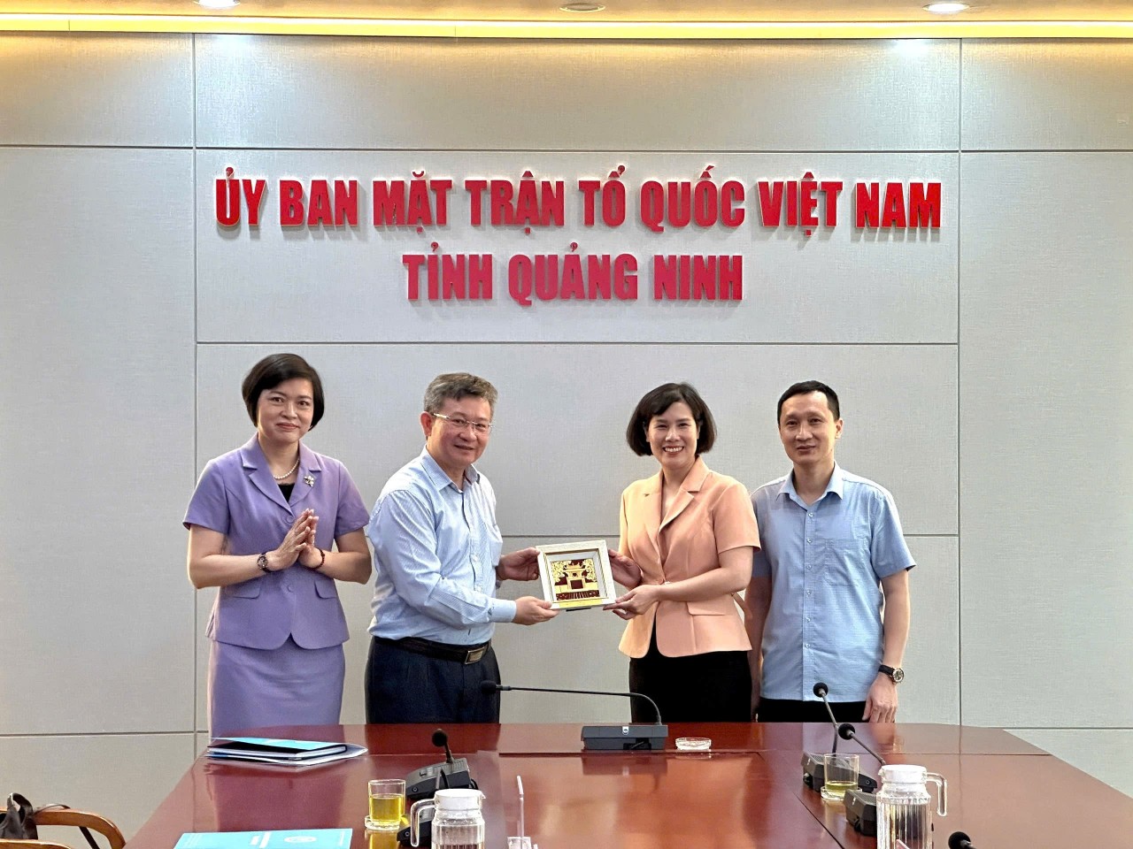 Quang Ninh and Hanoi Friendship Unions of Friendship Organizations Strengthen Cooperation in People-to-People Diplomacy
