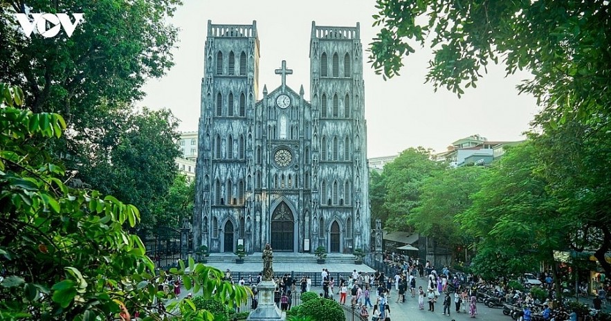 St. Joseph’s Cathedral in Hanoi, a popular destination for both locals and tourists to visit and take photos. St. Joseph’s Cathedral in Hanoi, a popular destination for both locals and tourists to visit and take photos.