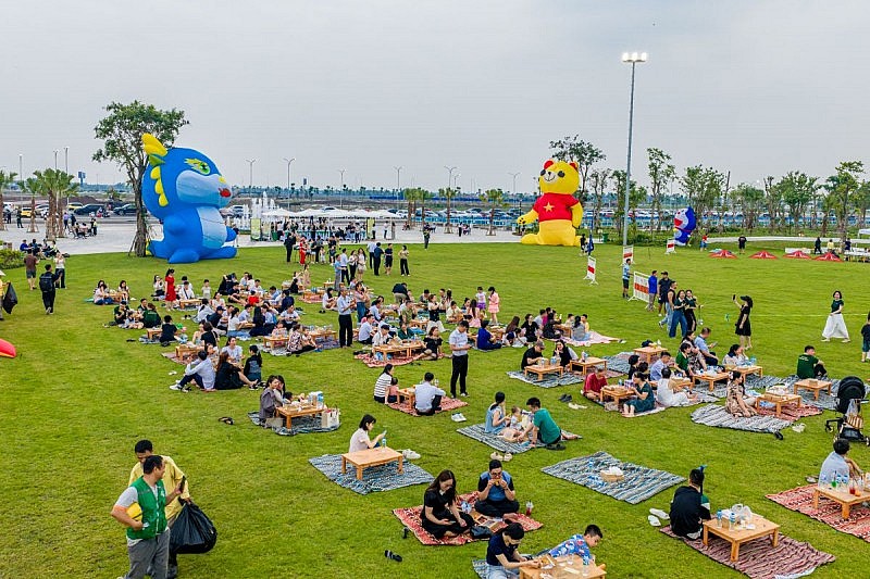 Central Forest rộng 5 ha là điểm nhấn xanh trung tâm, mang đến không gian mở cho cư dân vui chơi, giải trí