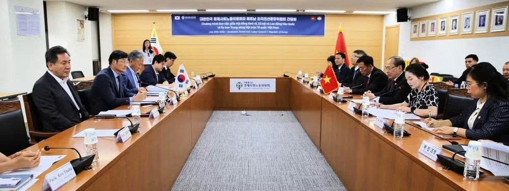 Quang cảnh buổi hội đàm giữa Đoàn công tác Ủy ban Trung ương Mặt trận Tổ quốc Việt Nam với Hội đồng Kinh tế, Xã hội và Lao động Hàn Quốc. (Ảnh: VKBIA cung cấp) Quang cảnh buổi hội đàm giữa Đoàn công tác Ủy ban Trung ương Mặt trận Tổ quốc Việt Nam với Hội đồng Kinh tế, Xã hội và Lao động Hàn Quốc. (Ảnh: VKBIA cung cấp)