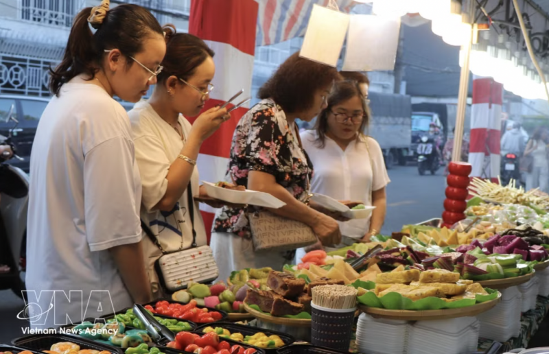发挥美食优势 提升越南旅游价值