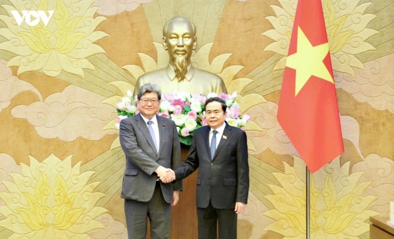 Vietnamese National Assembly Chairman Tran Thanh Man (R) receives Hagiuda Koichi, Executive Acting Secretary-General of Japan’s ruling Liberal Democratic Party (LDP) in Hanoi on July 22