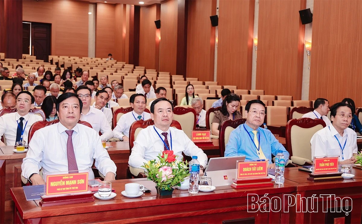 Đồng chí Nguyễn Mạnh Sơn - Phó Bí thư Tỉnh ủy và các đại biểu dự Đại hội. Đồng chí Nguyễn Mạnh Sơn - Phó Bí thư Tỉnh ủy và các đại biểu dự Đại hội.