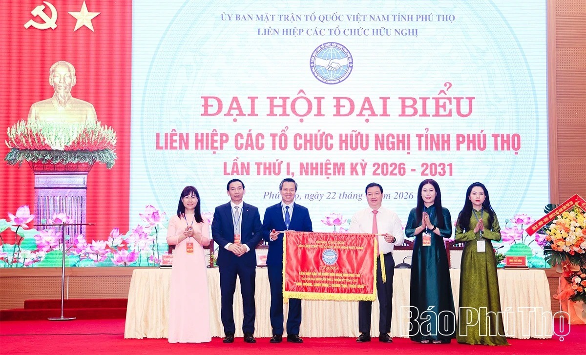 Các đại biểu chụp ảnh lưu niệm cùng Ban Chấp hành Liên hiệp các tổ chức hữu nghị tỉnh nhiệm kỳ 2026 - 2031. Các đại biểu chụp ảnh lưu niệm cùng Ban Chấp hành Liên hiệp các tổ chức hữu nghị tỉnh nhiệm kỳ 2026 - 2031.