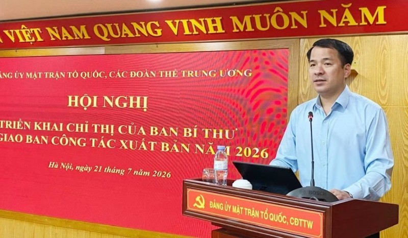 លោក Ngo Van Cuong អនុលេខានៃគណៈកម្មាធិការបក្សរណសិរ្សមាតុភូមិនិងបណ្តាអង្គការមហាជនថ្នាក់មជ្ឈិម បានថ្លែងមតិ។ លោក Ngo Van Cuong អនុលេខានៃគណៈកម្មាធិការបក្សរណសិរ្សមាតុភូមិនិងបណ្តាអង្គការមហាជនថ្នាក់មជ្ឈិម បានថ្លែងមតិ។