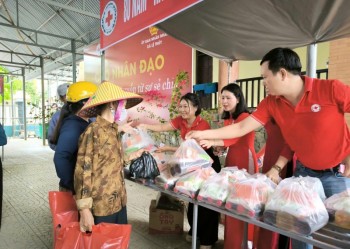 ອົງການກາແດງຫວຽດນາມ ໃຫ້ການຊ່ວຍເຫຼືອປະຊາຊົນກວ່າ 52 ລ້ານເທື່ອຄົນ ພາຍໃນໄລຍະ 2022-2026