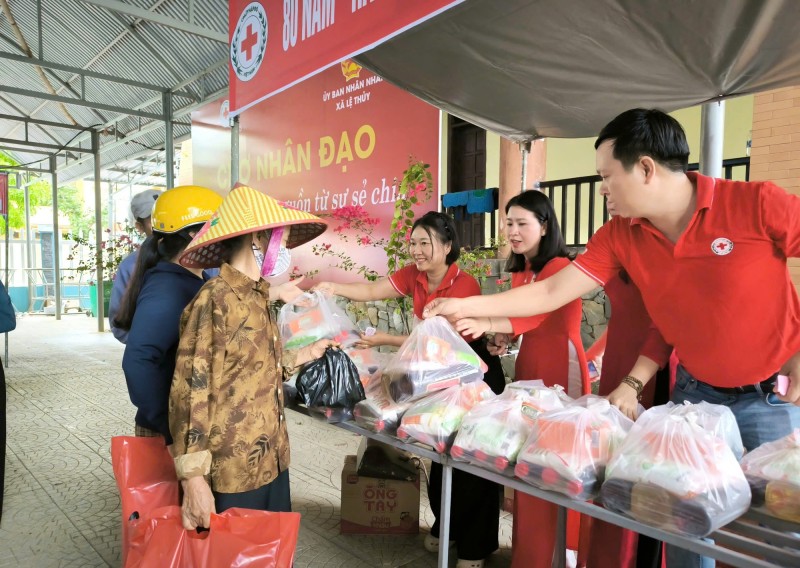 ອົງການກາແດງຫວຽດນາມ ໃຫ້ການຊ່ວຍເຫຼືອປະຊາຊົນກວ່າ 52 ລ້ານເທື່ອຄົນ ພາຍໃນໄລຍະ 2022-2026 ອົງການກາແດງຫວຽດນາມ ໃຫ້ການຊ່ວຍເຫຼືອປະຊາຊົນກວ່າ 52 ລ້ານເທື່ອຄົນ ພາຍໃນໄລຍະ 2022-2026
