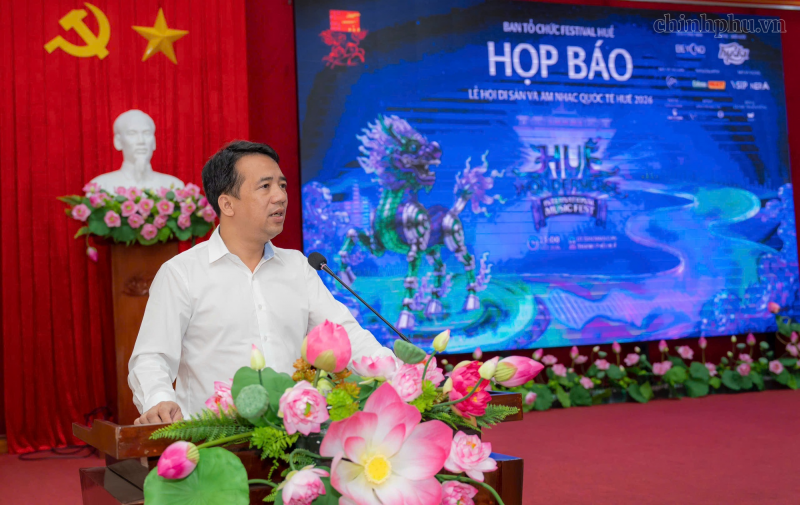 ງານມະໂຫລານດົນຕີ “ມໍລະດົກຕື່ນຕົວ” ເຮັດໃຫ້ ເຫ້ວ ຄຶກຄື້ນ