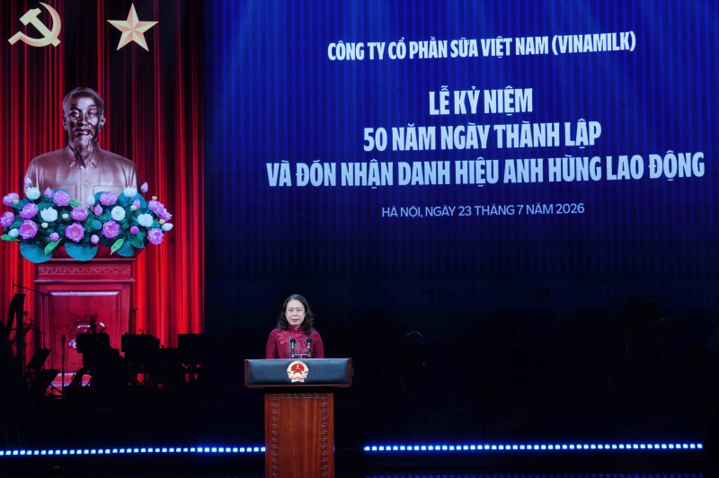 Bí thư Trung ương Đảng, Phó Chủ tịch nước Cộng hòa Xã hội Chủ nghĩa Việt Nam Võ Thị Ánh Xuân phát biểu chúc mừng Vinamilk tại sự kiện (Ảnh: Minh Anh). Bí thư Trung ương Đảng, Phó Chủ tịch nước Cộng hòa Xã hội Chủ nghĩa Việt Nam Võ Thị Ánh Xuân phát biểu chúc mừng Vinamilk tại sự kiện (Ảnh: Minh Anh).