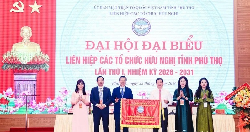 បណ្តាតំណាងថតរូបអនុស្សាវរីយ៍ជាមួយនិងគណៈកម្មាធិការប្រតិបัตិនៃសម្ព័ន្ធបណ្តាអង្គការមិត្តភាពខេត្ត អាណត្តិ ២០២៦ - ២០៣១។ បណ្តាតំណាងថតរូបអនុស្សាវរីយ៍ជាមួយនិងគណៈកម្មាធិការប្រតិបัตិនៃសម្ព័ន្ធបណ្តាអង្គការមិត្តភាពខេត្ត អាណត្តិ ២០២៦ - ២០៣១។