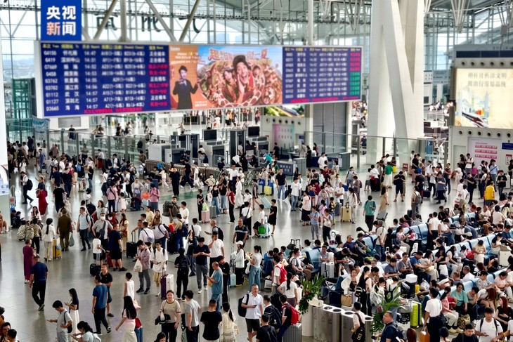 Tin quốc tế ngày 26/7: Tây Ban Nha ban bố tình trạng khẩn cấp vì cháy rừng, Trung Quốc sơ tán hơn 20.000 người ứng phó bão Noul