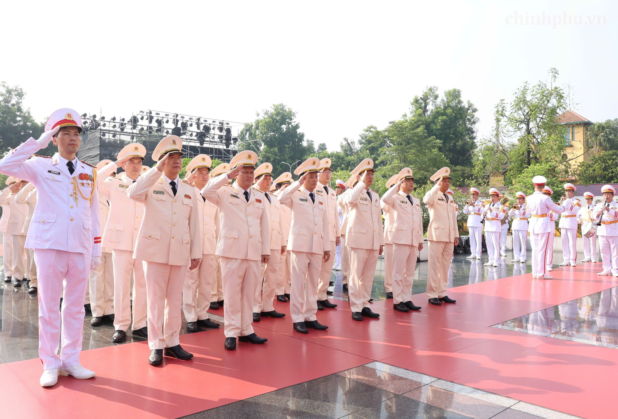 Đoàn đại biểu Đảng ủy Công an Trung ương - Bộ Công an đặt vòng hoa tại Đài tưởng niệm các Anh hùng liệt sĩ Đoàn đại biểu Đảng ủy Công an Trung ương - Bộ Công an đặt vòng hoa tại Đài tưởng niệm các Anh hùng liệt sĩ