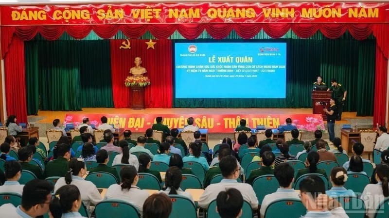 At the launch ceremony. At the launch ceremony.