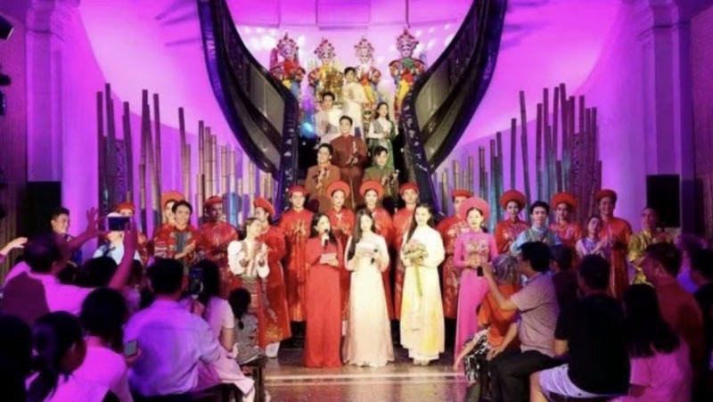 Traditional art performances take place every weekend evening at the Ho Chi Minh City Museum. (Photo courtesy of the Ho Chi Minh City Museum) Traditional art performances take place every weekend evening at the Ho Chi Minh City Museum. (Photo courtesy of the Ho Chi Minh City Museum)
