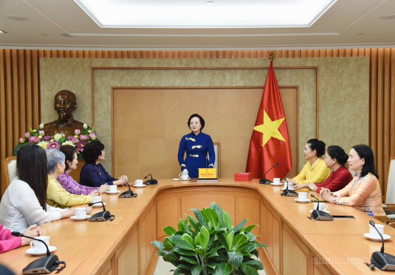 ຄວາມພະຍາຍາມຜັກດັນຊຸດເສື້ອຍາວຫວຽດນາມ ໃຫ້ໄດ້ຮັບການຂຶ້ນທະບຽນເປັນມໍລະດົກຂອງ UNESCO
