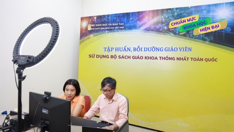 Nhà xuất bản Giáo dục Việt Nam hoàn thành chương trình tập huấn, bồi dưỡng sử dụng bộ sách giáo khoa thống nhất
