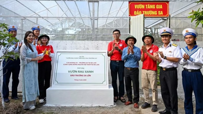 Greenhouses donated to Truong Sa (Spratly) Islands and the DK1 platforms by the Hoang Sa - Truong Sa Club in Poland and the Vietnamese community in Poland. (Photo: Linh Khanh)