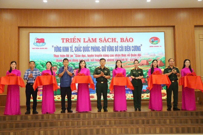 Nhà xuất bản Giáo dục Việt Nam: Đưa tri thức gần hơn với học sinh nơi biên cương