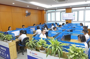 Trung tâm Chăm sóc khách hàng EVNNPC: 11 năm kiến tạo cầu nối tin cậy trong kỷ nguyên số