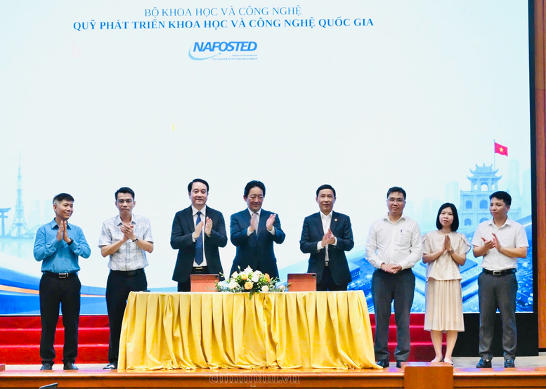 ពិធីប្រកាសលទ្ធផលជ្រើសរើស និងចុះហត្ថលេខាលើកិច្ចសន្យាឧបត្ថម្ភភារកិច្ចកិច្ចសហប្រតិបត្តិការស្រាវជ្រាវចំនួន ៥ រវាង វៀតណាម - ជប៉ុន ក្នុងវិស័យបន្ទះឈីបពាក់កណ្តាលចម្លង នាឆ្នាំ ២០២៦។