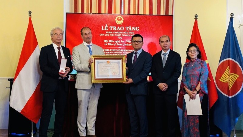 ສະມາຄົມມິດຕະພາບ ຫວຽດນາມ - ໂອຕຣິດ ເຊື່ອມໂຍງປັນຍາຊົນ ແລະ ນັກວິທະຍາສາດ