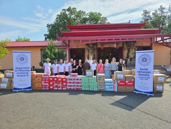 Kiều bào Việt Nam hỗ trợ người dân khó khăn ở Cộng hòa Séc