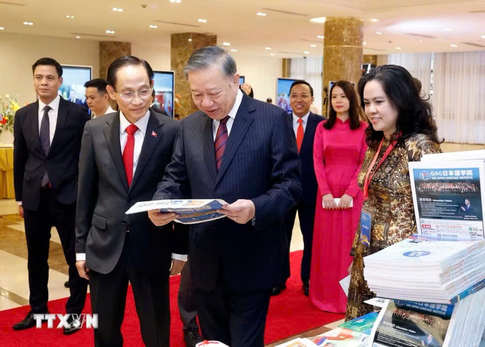 Tổng Bí thư, Chủ tịch nước Tô Lâm dự Phiên khai mạc toàn thể Hội nghị Ngoại giao lần thứ 33 Tổng Bí thư, Chủ tịch nước Tô Lâm dự Phiên khai mạc toàn thể Hội nghị Ngoại giao lần thứ 33
