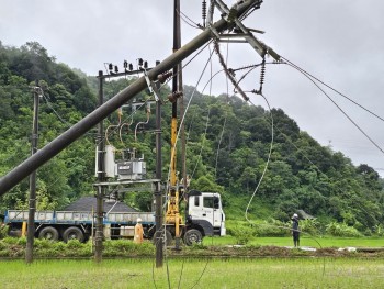 EVNNPC chủ động bảo vệ sức khỏe người lao động trong mùa mưa bão