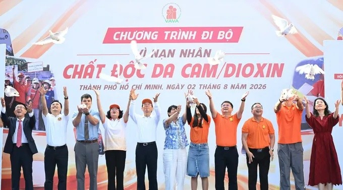 胡志明市举行“为橙剂受害者”公益健步走活动 胡志明市举行“为橙剂受害者”公益健步行活动