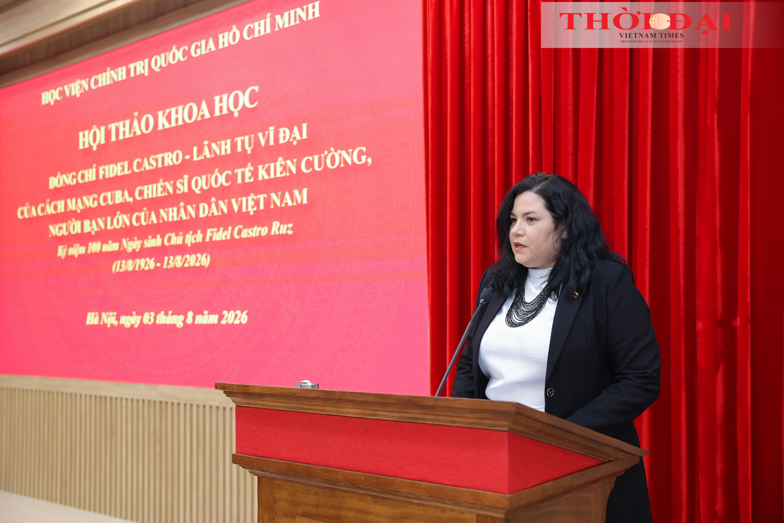 Bà Estela del Valle Quijada Suárez, Đại biện lâm thời Cộng hòa Bolivar Venezuela tại Việt Nam trình bày tham luận tại hội thảo. (Ảnh: Đinh Hòa) Bà Estela del Valle Quijada Suárez, Đại biện lâm thời Cộng hòa Bolivar Venezuela tại Việt Nam trình bày tham luận tại hội thảo. (Ảnh: Đinh Hòa)