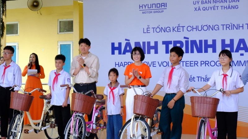 និស្សិតវៀតណាមនិងកូរ៉េខាងត្បូងរួមដៃគ្នាដើម្បីកុមារ Hai Phong