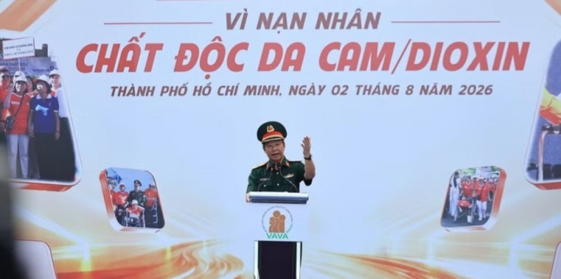 សាស្ត្រាចារ្យរង បណ្ឌិត គ្រូពេទ្យប្រជាជន ឧត្តមសេនីយ៍ត្រី Nguyen Hong Son ប្រធានសមាគមជនរងគ្រោះដោយសារជាតិពុលពណ៌លឿងស្វាយ/ដាយអូស៊ីន ទីក្រុង Ho Chi Minh។ សាស្ត្រាចារ្យរង បណ្ឌិត គ្រូពេទ្យប្រជាជន ឧត្តមសេនីយ៍ត្រី Nguyen Hong Son ប្រធានសមាគមជនរងគ្រោះដោយសារជាតិពុលពណ៌លឿងស្វាយ/ដាយអូស៊ីន ទីក្រុង Ho Chi Minh។