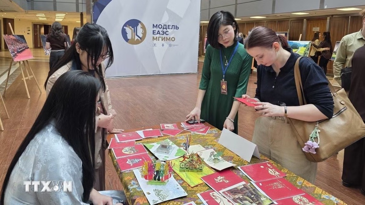 Ngoại giao văn hóa: Nét vẽ làm hoàn chỉnh bức tranh hợp tác Việt Nam-Nga
