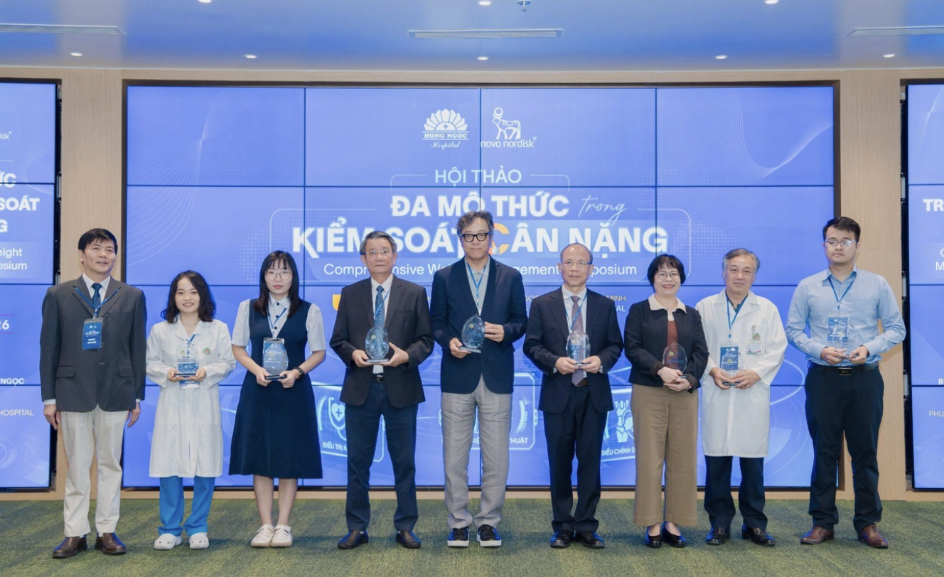 代表们合影留念 代表们合影留念
