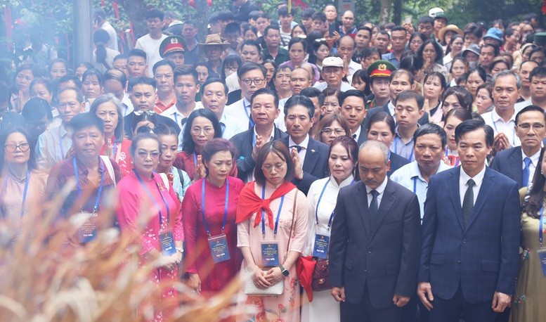 当海外越南人不只是“心系祖国”,更是“与祖国同行” 当海外越南人不只是“心系祖国”,更是“与祖国同行”