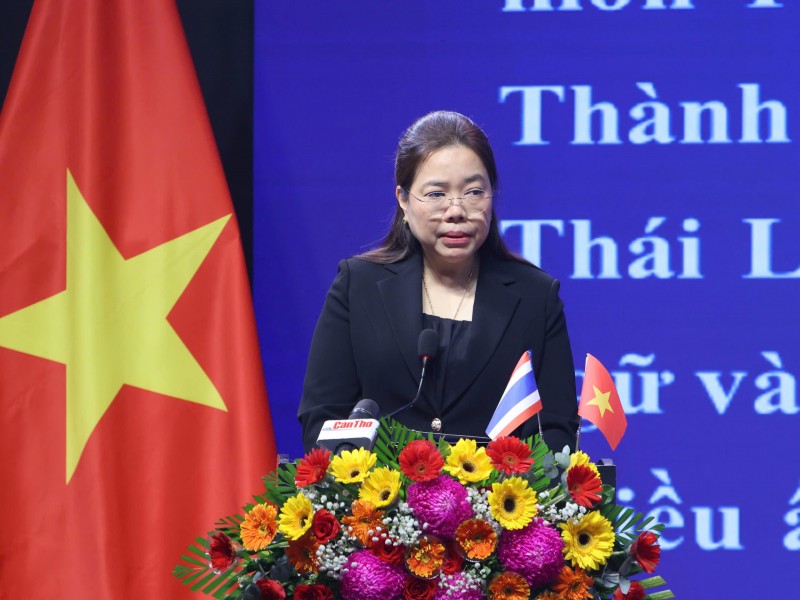 Giao lưu nhân dân góp phần đưa quan hệ Thái Lan - Việt Nam ngày càng gắn bó, gần gũi Giao lưu nhân dân góp phần đưa quan hệ Thái Lan - Việt Nam ngày càng gắn bó, gần gũi