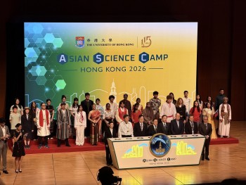 越南青年学子赴香港参加亚洲科学营