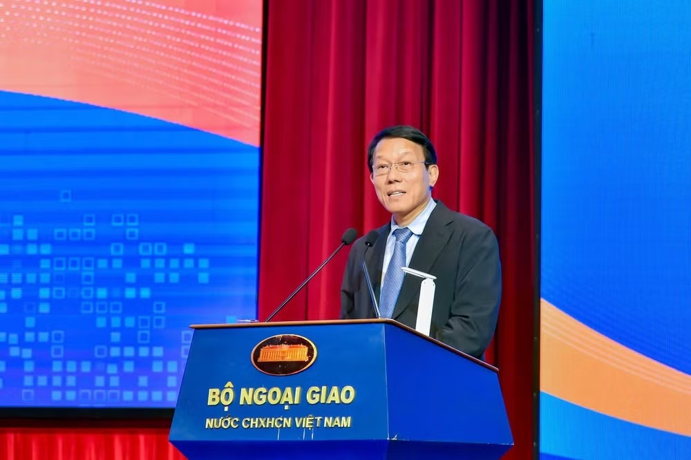 Đại tướng Lương Tam Quang, Bộ trưởng Bộ Công an, Phó Trưởng Ban Thường trực Ban Chỉ đạo Trung ương về phát triển khoa học, công nghệ, đổi mới sáng tạo và chuyển đổi số Đại tướng Lương Tam Quang, Bộ trưởng Bộ Công an, Phó Trưởng Ban Thường trực Ban Chỉ đạo Trung ương về phát triển khoa học, công nghệ, đổi mới sáng tạo và chuyển đổi số
