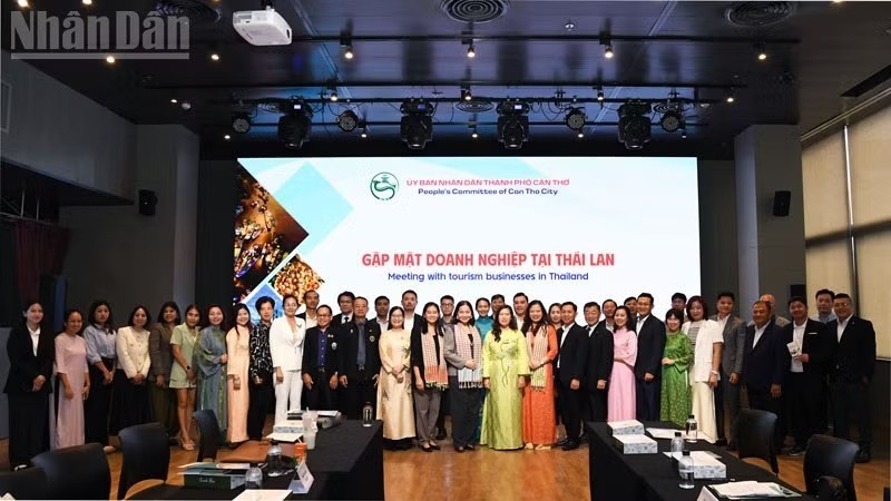 The event attracted a large number of businesses from both countries. (Photo: Xuan Son)