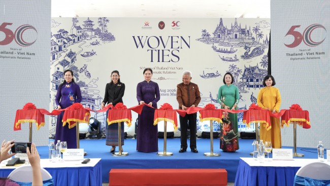 Trang phục truyền thống kể câu chuyện 50 năm quan hệ Việt Nam - Thái Lan