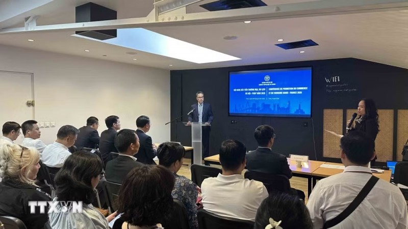 Vietnam’s Trade Counselor in France Vu Anh Son spoke at the conference. (Photo: VNA)