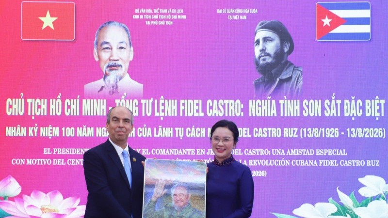 បើកឆាកសកម្មភាព "ប្រធាន ហូជីមិញ - អគ្គមេបញ្ជាការ ហ្វីឌែល កាស្ត្រូ៖ មនោសញ្ចេតនាមាសស្អាតពិសេស"