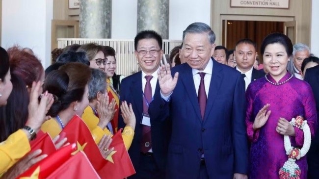 ការិយាល័យនយោបាយបានចេញសេចក្តីសម្រេចចិត្តអំពីកិច្ចការជនជាតិវៀតណាមនៅបរទេស